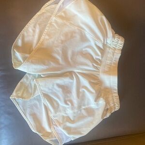 Lulu Hottie Hot 2.5 Shorts Size 2